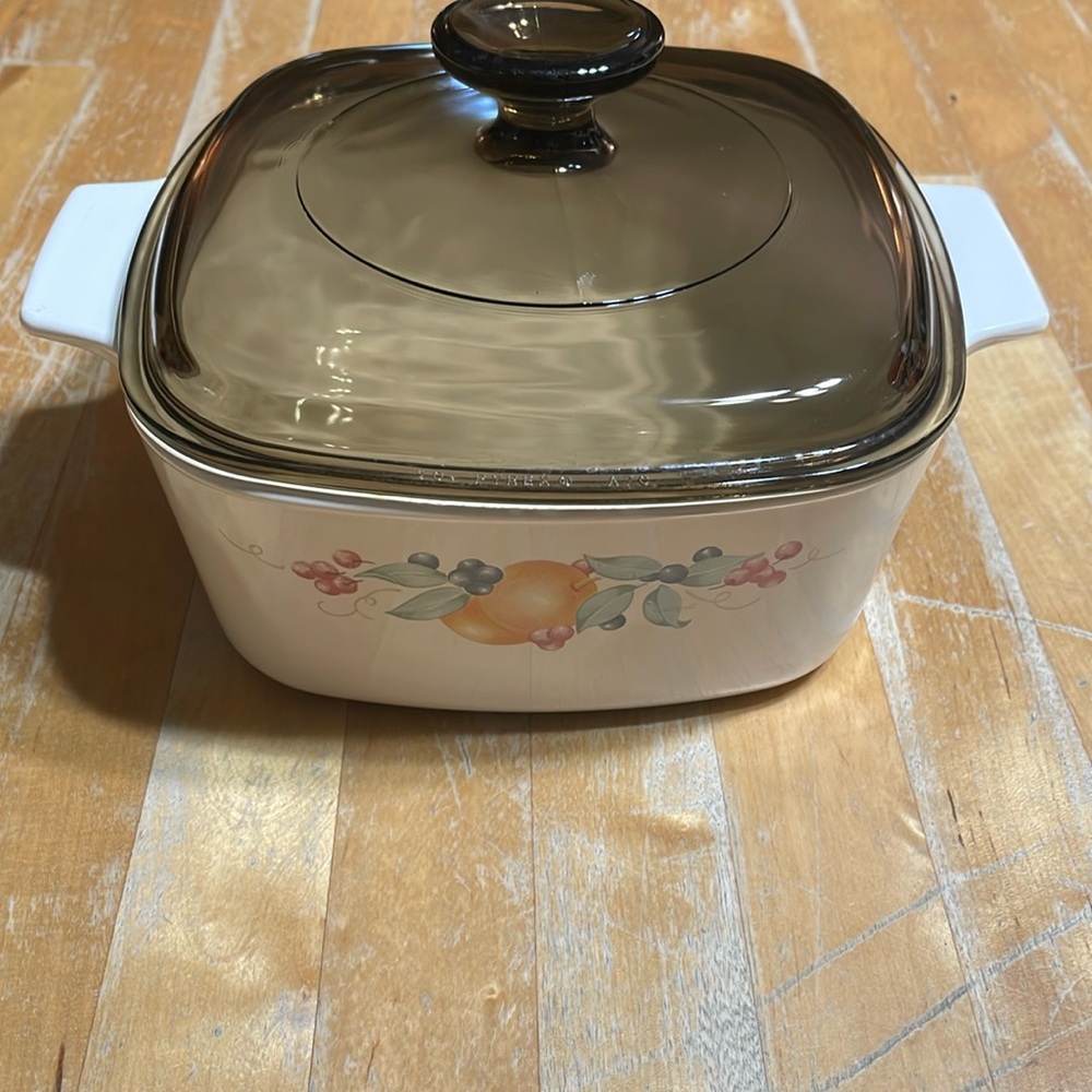 Vintage Corningware Abundance 1.5L casserole dish